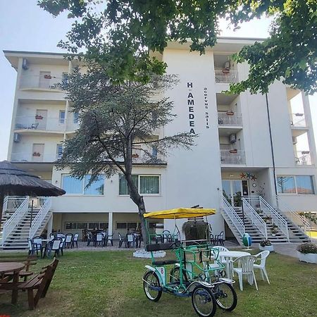 Hotel Amedea Cervia Exteriör bild