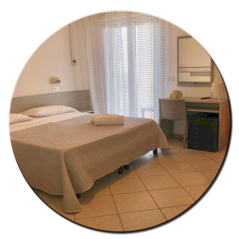 Hotel Amedea Cervia Exteriör bild