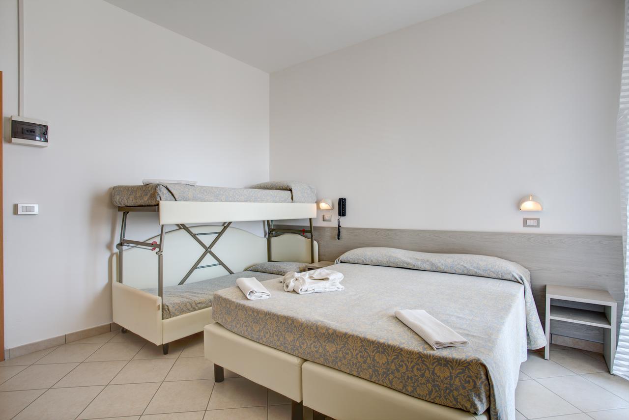 Hotel Amedea Cervia Exteriör bild
