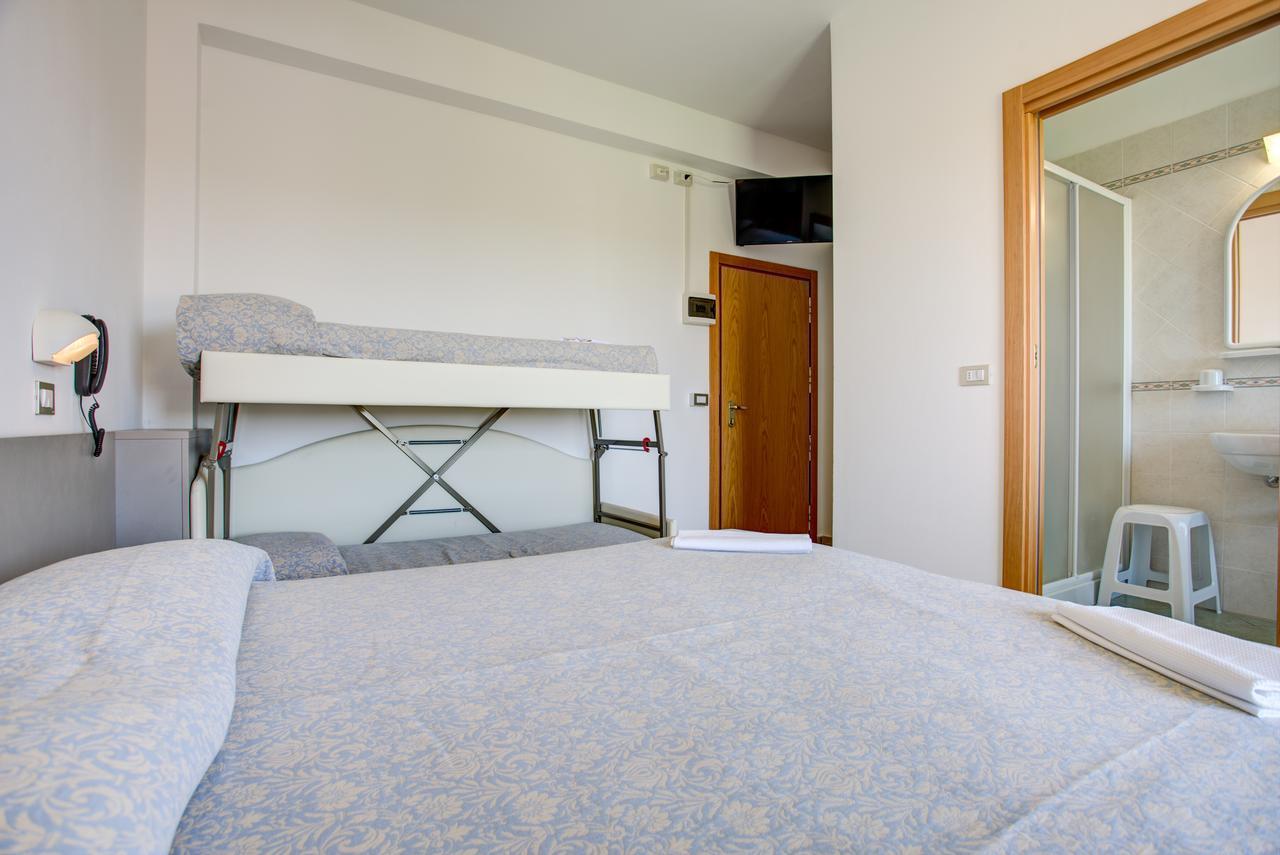 Hotel Amedea Cervia Exteriör bild