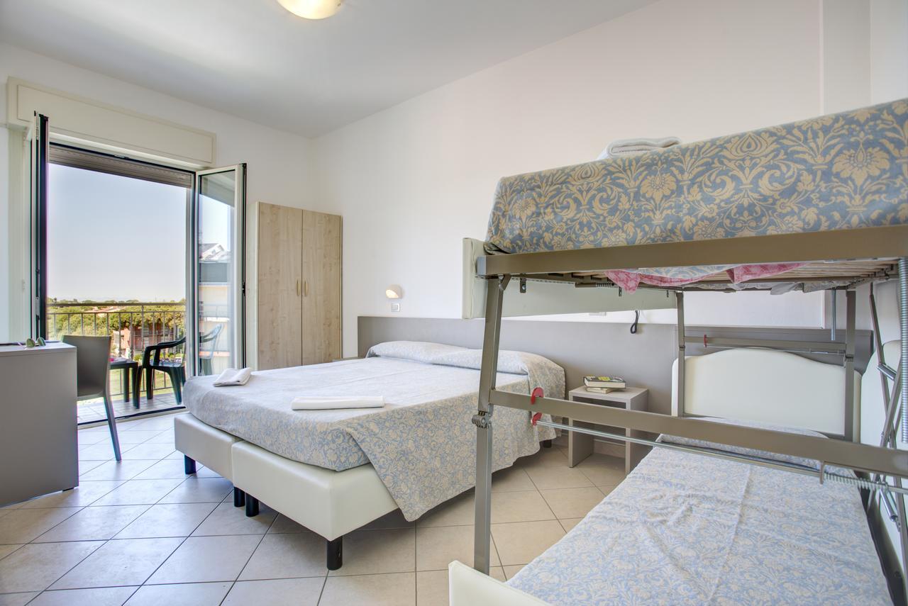 Hotel Amedea Cervia Exteriör bild