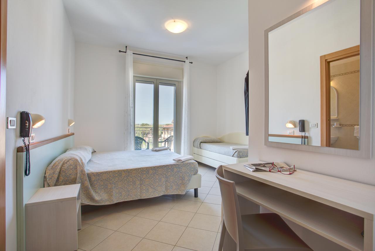 Hotel Amedea Cervia Exteriör bild